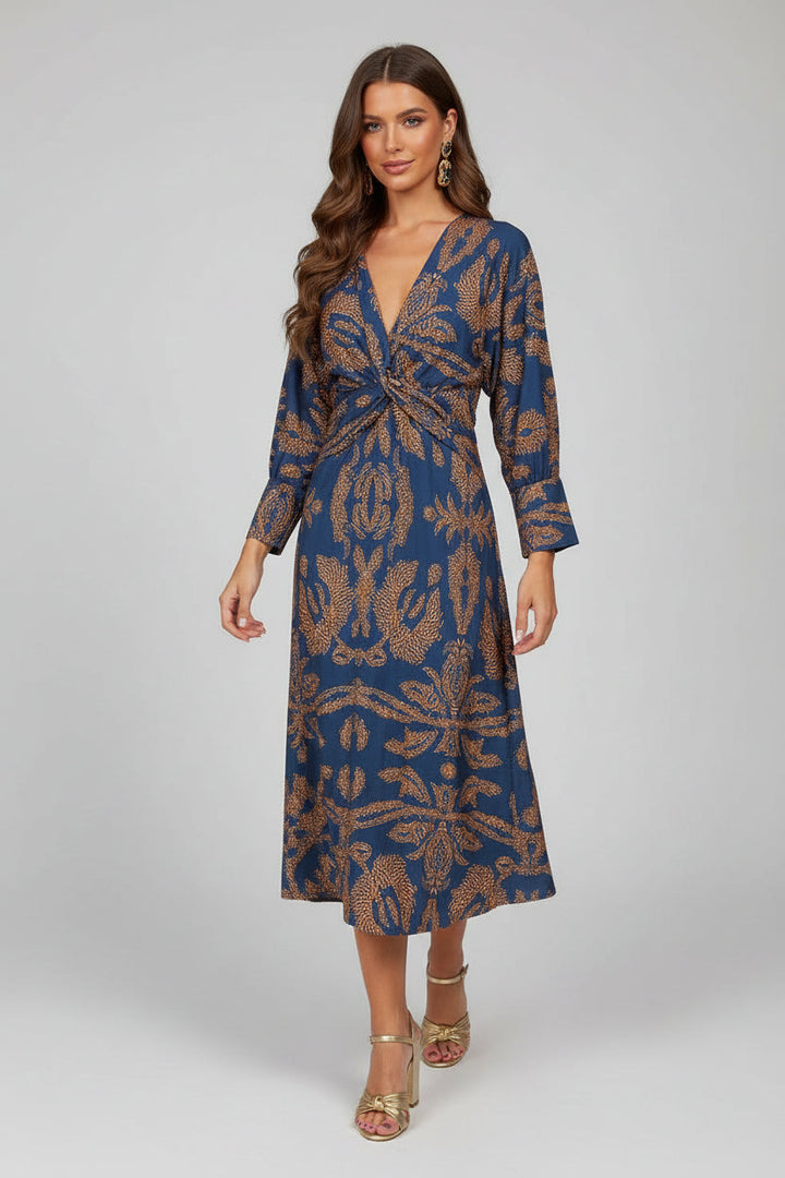 Robe longue évasée à encolure en V — Elvara