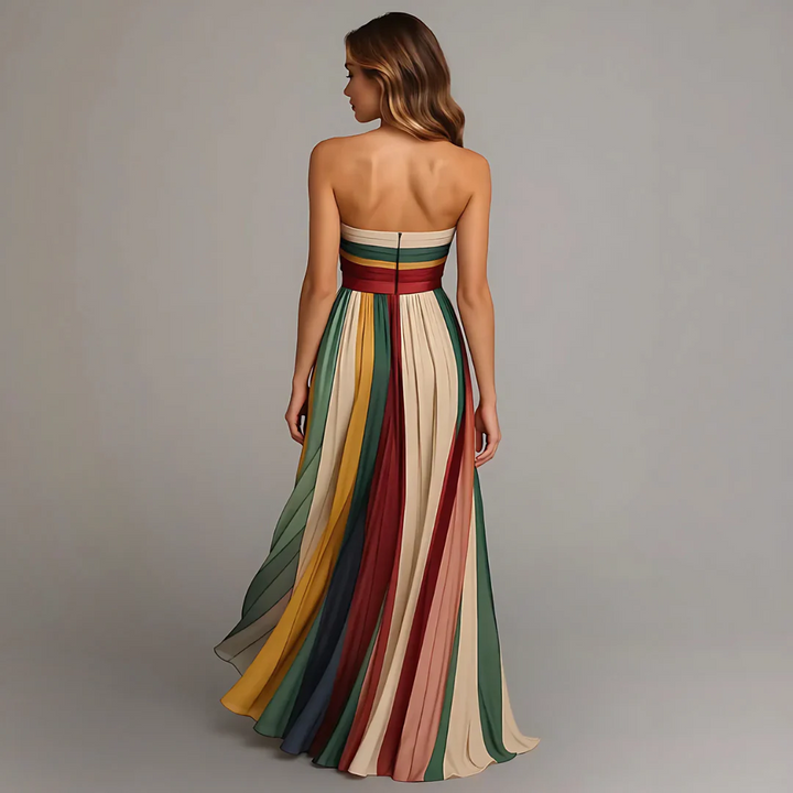 Robe longue et élégante, plissée, à la coupe fluide, sans bretelles