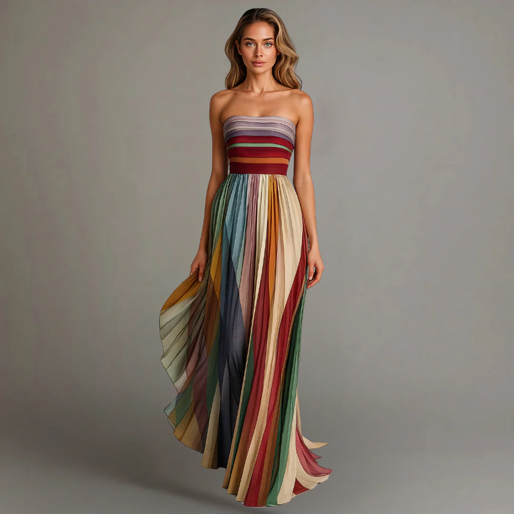 Robe longue et élégante, plissée, à la coupe fluide, sans bretelles